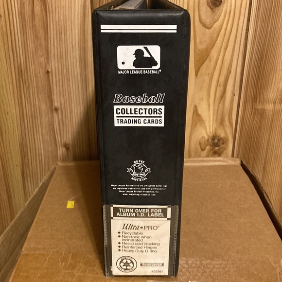 Ultra Pro Baseball Card Album With Sleeves - Picture 2 of 8